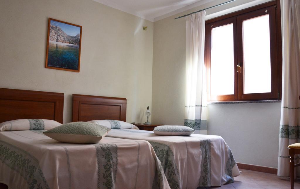 Hotel Da Paolino Trinità dʼAgultu Exterior foto